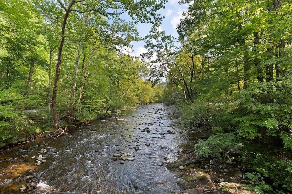Private Smoky Mountain Luxury Log Home With 2 Fireplaces, Hot Tub & Community Pool Sevierville Bagian luar foto